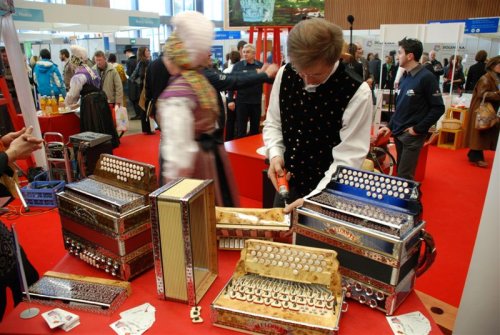 V Mengšu izdelujemo tudi harmonike